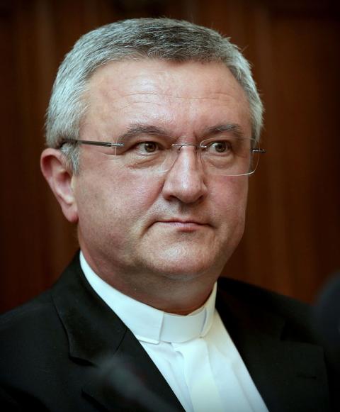 Dr. Veres András